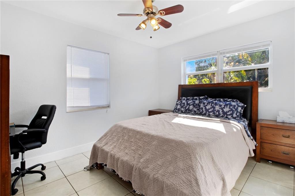 Hollywood Little Ranches - Residential