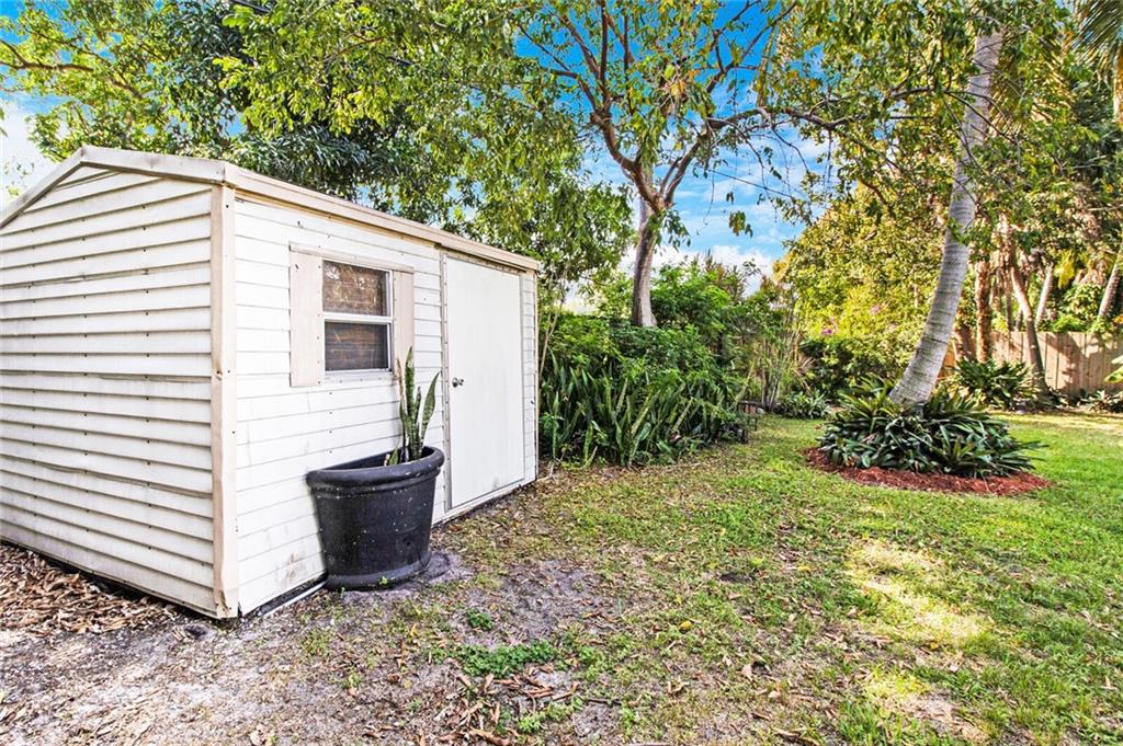 Hollywood Little Ranches - Residential