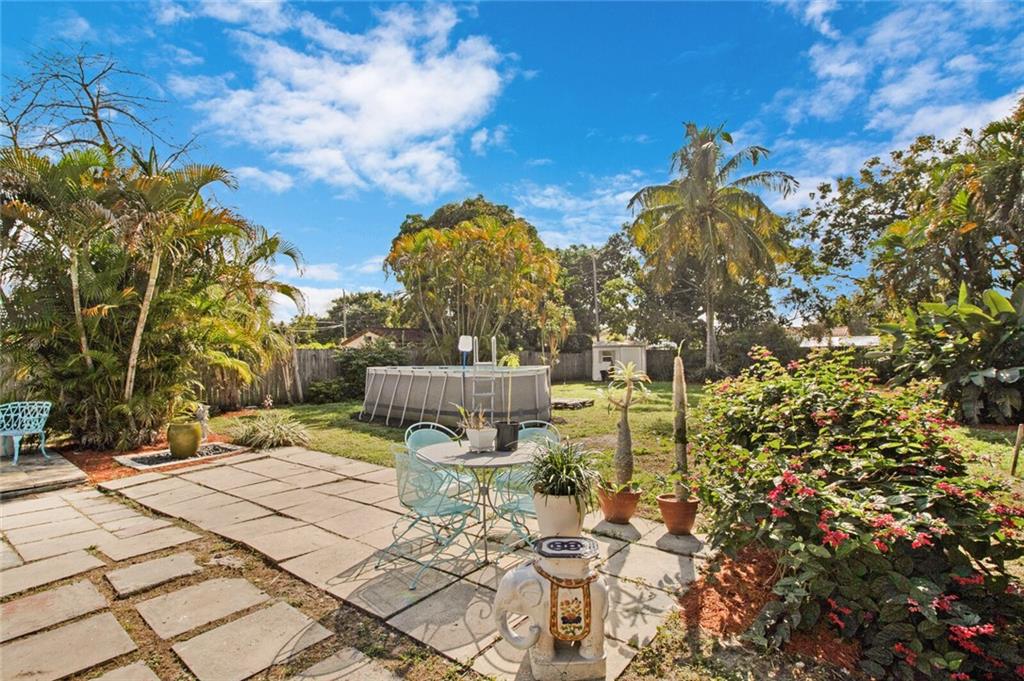 Hollywood Little Ranches - Residential