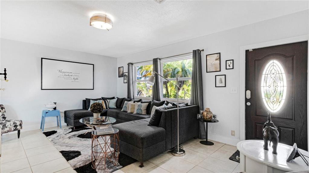 Hollywood Little Ranches - Residential