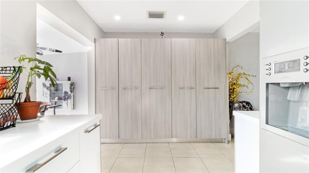 Hollywood Little Ranches - Residential