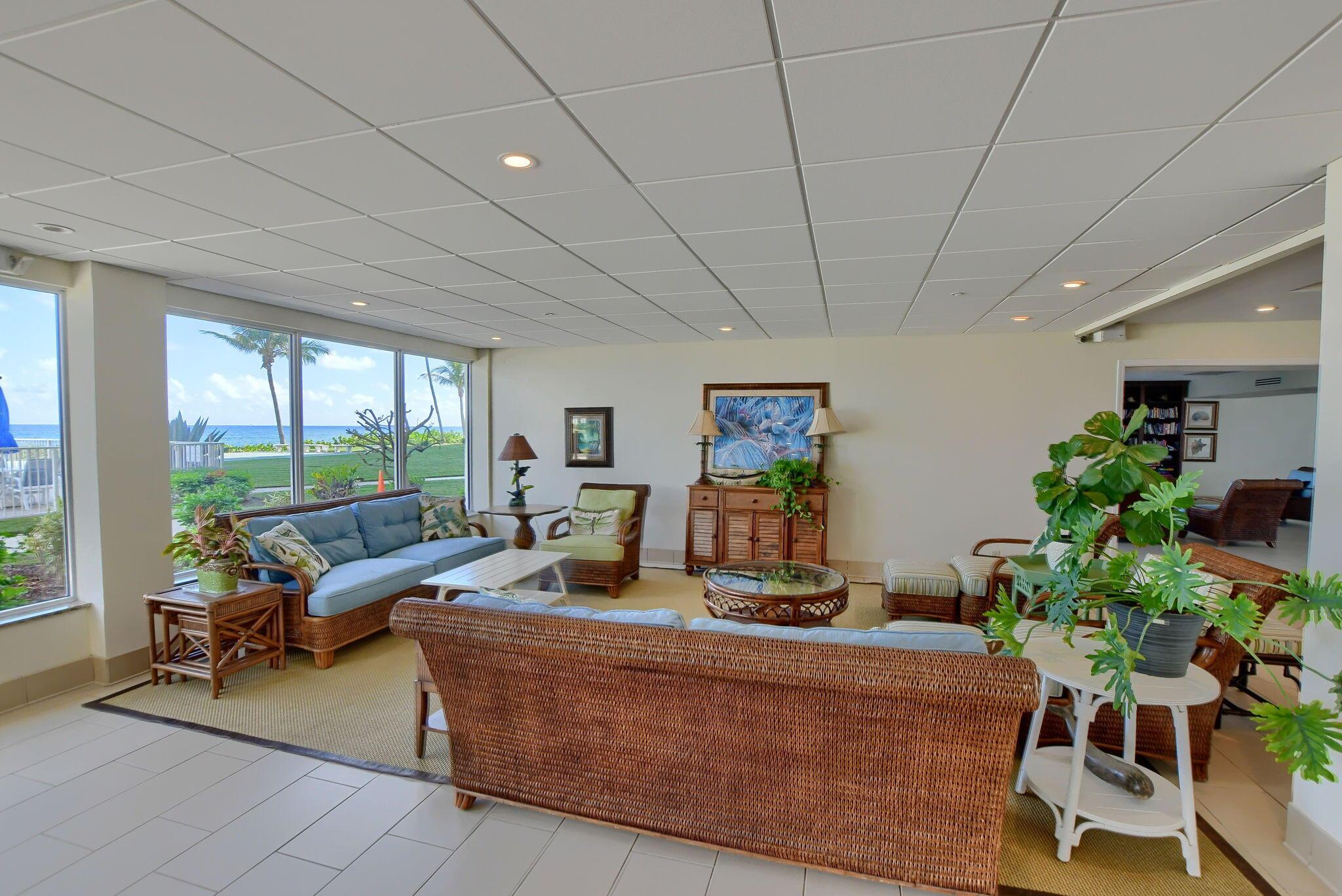 PENTHOUSE TOWERS CONDO - Residential