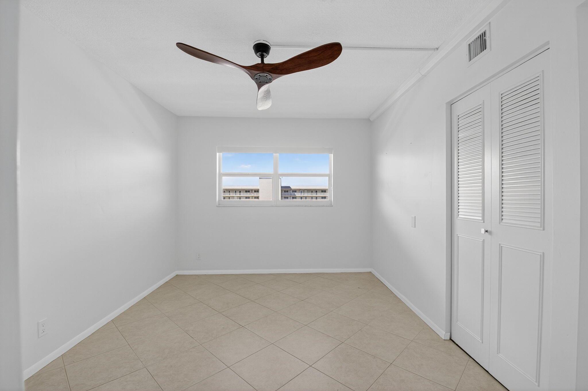 PENTHOUSE TOWERS CONDO - Residential