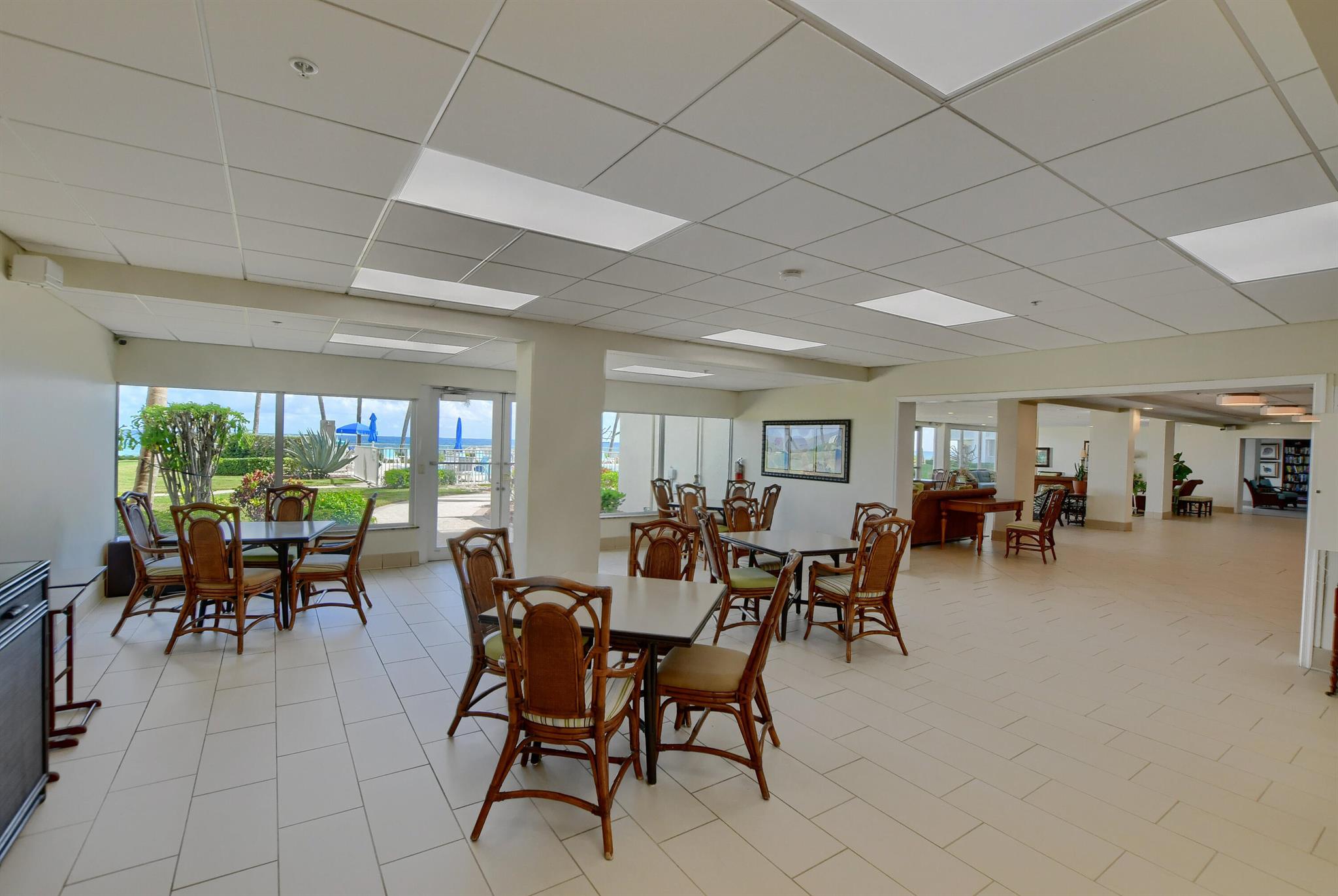 PENTHOUSE TOWERS CONDO - Residential