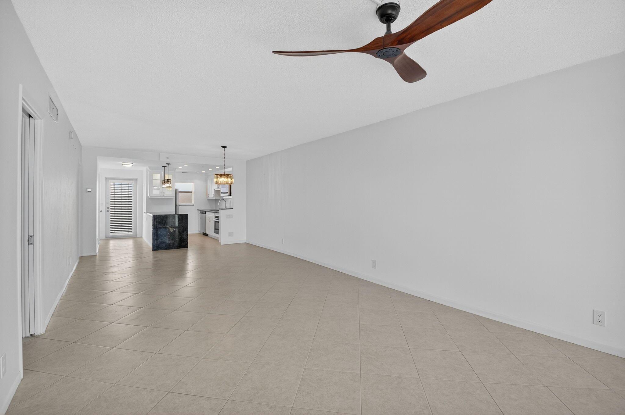 PENTHOUSE TOWERS CONDO - Residential