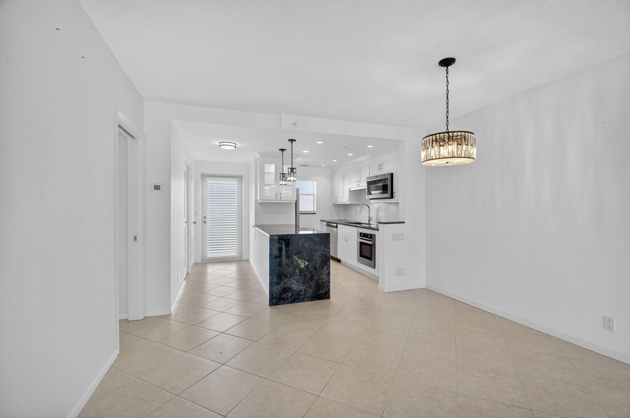 PENTHOUSE TOWERS CONDO - Residential