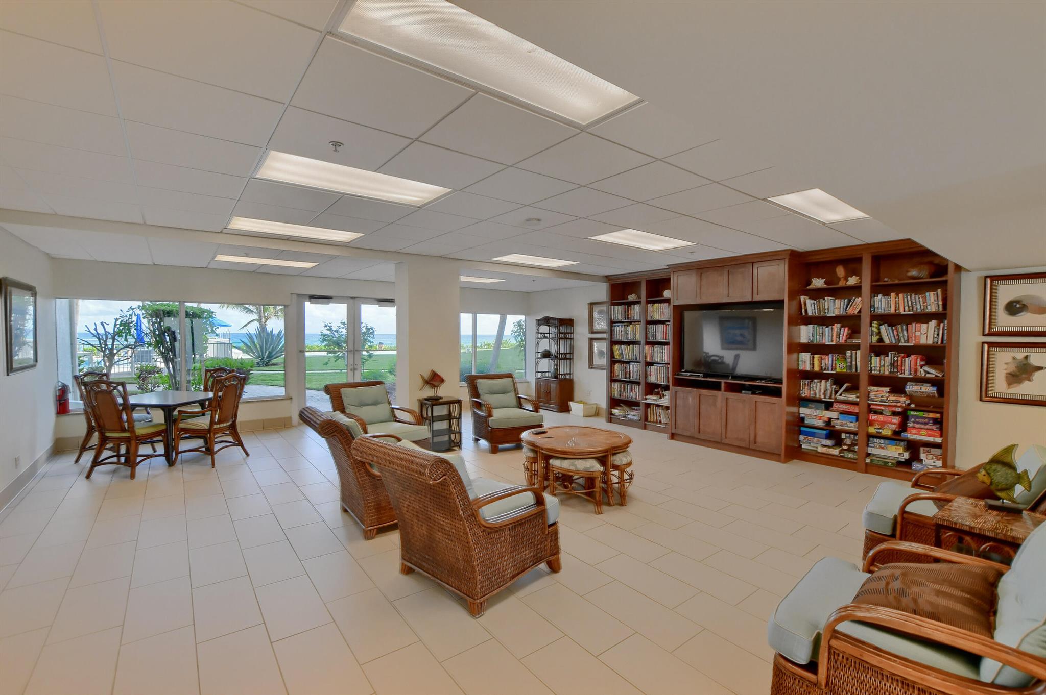 PENTHOUSE TOWERS CONDO - Residential