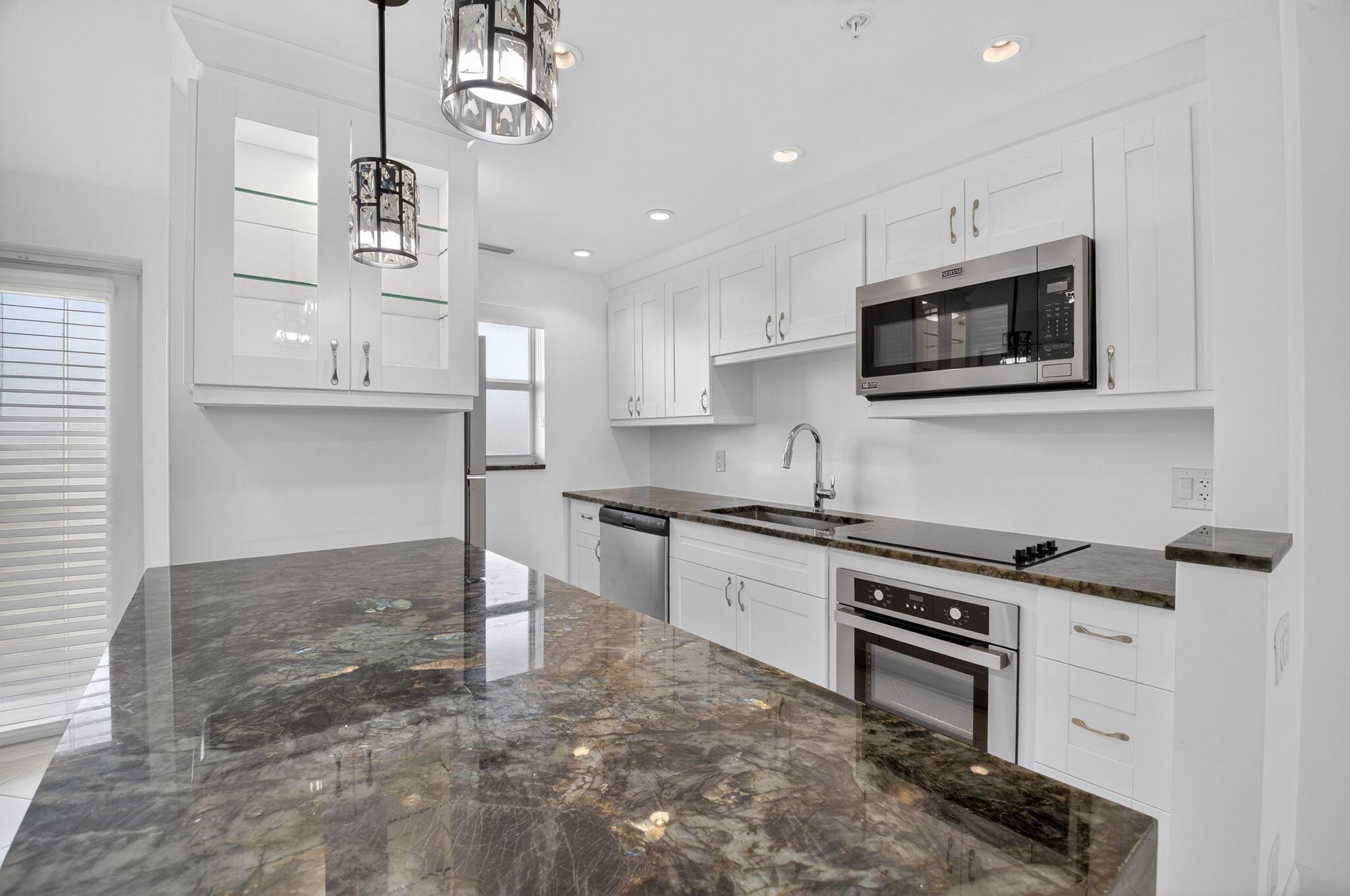 PENTHOUSE TOWERS CONDO - Residential