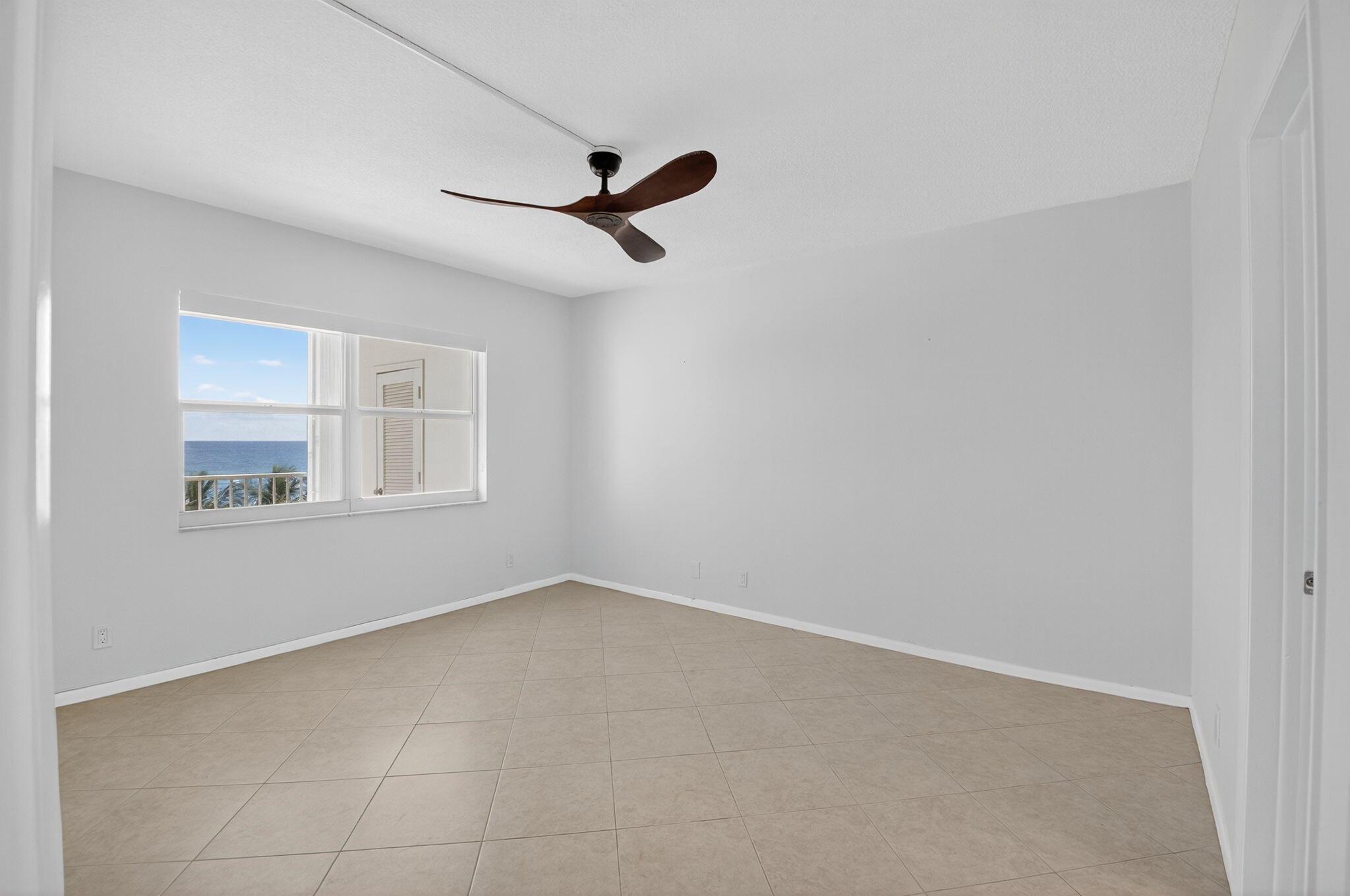 PENTHOUSE TOWERS CONDO - Residential