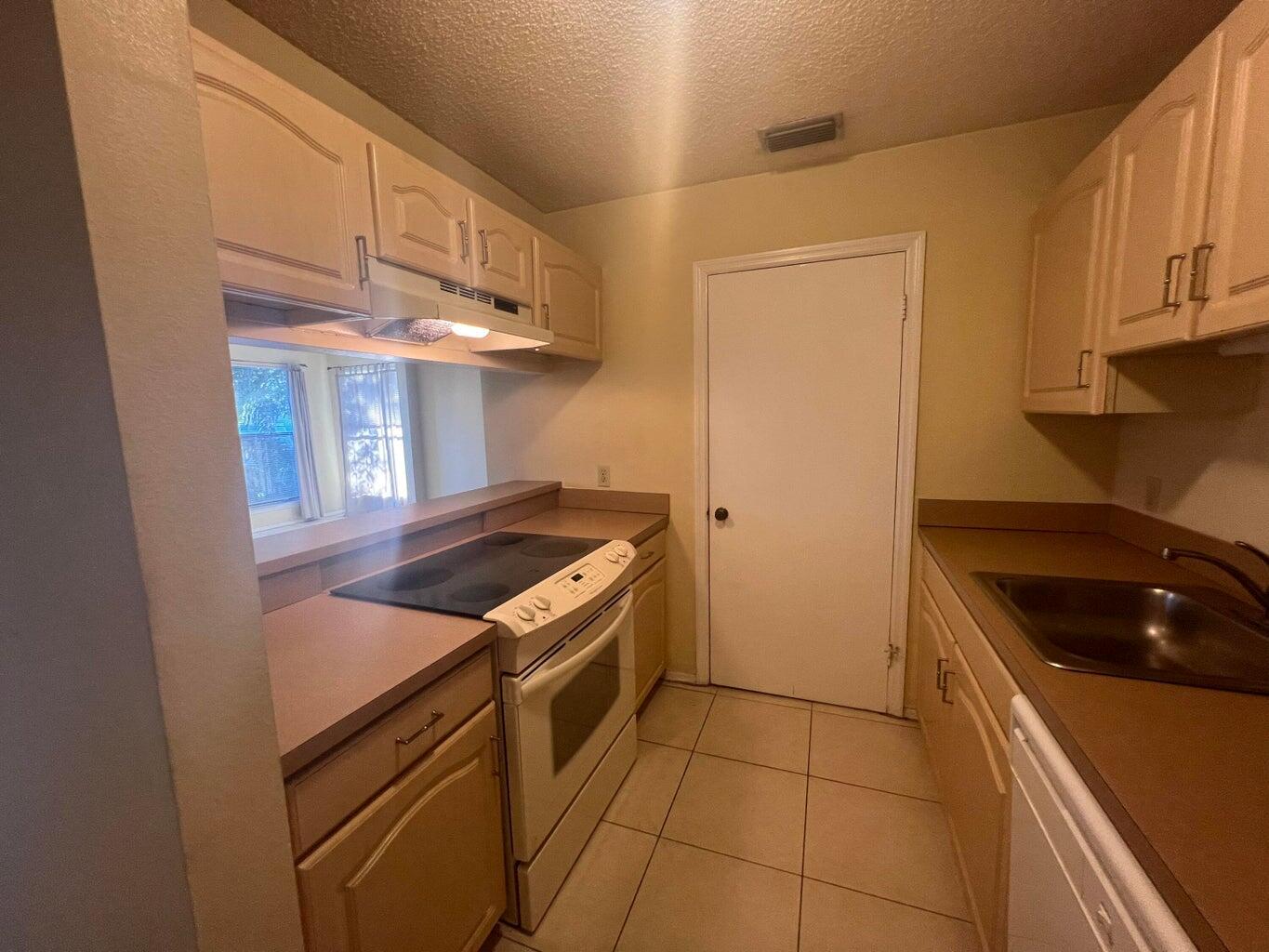 BOYNTON LANDINGS CONDO - Residential Lease