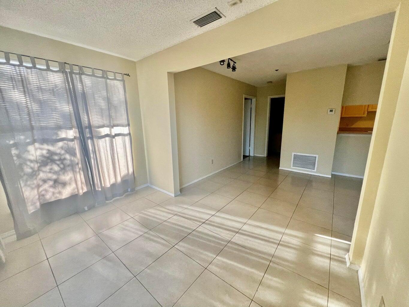 BOYNTON LANDINGS CONDO - Residential Lease