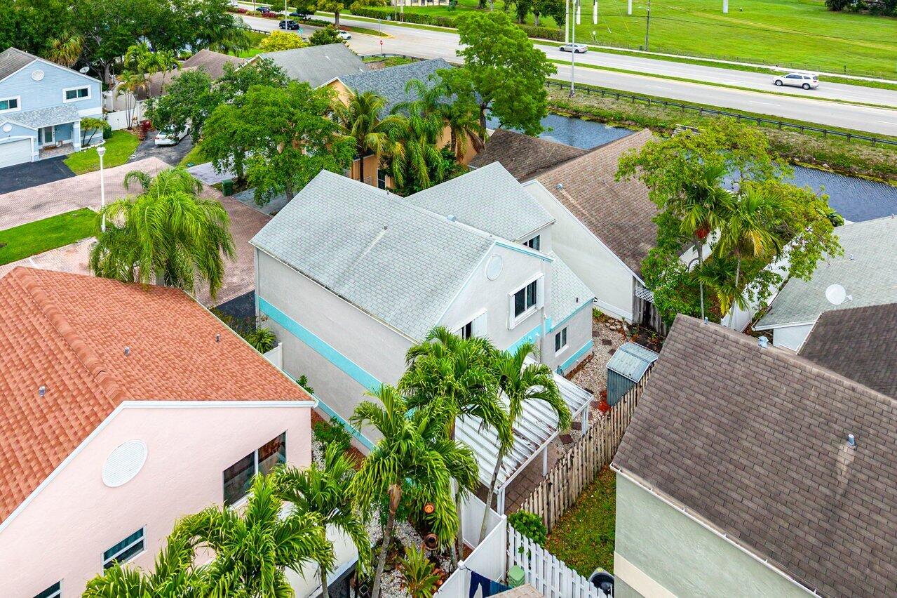 CORAL LAKES - Residential