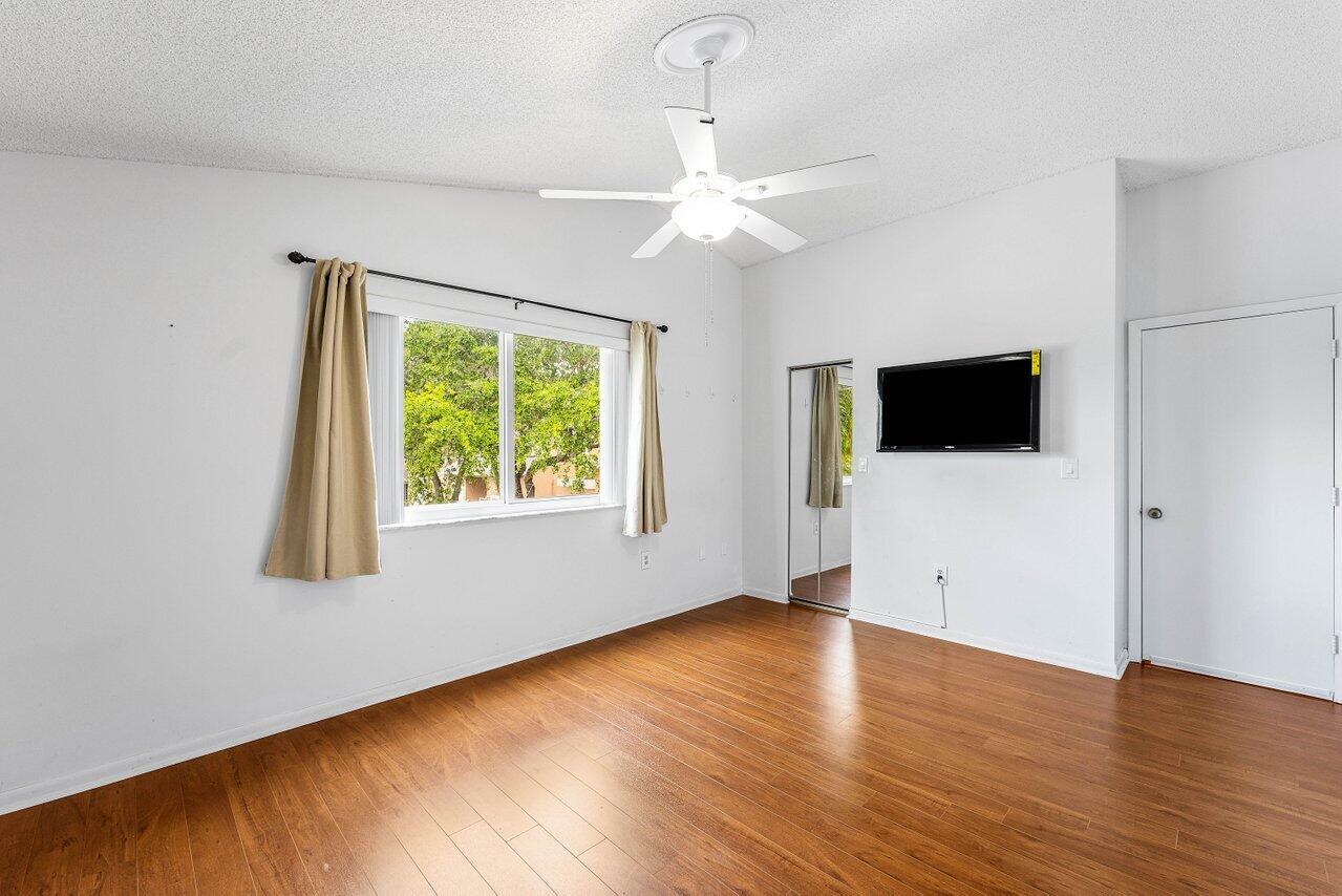 CORAL LAKES - Residential