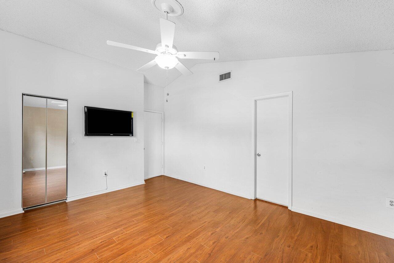 CORAL LAKES - Residential