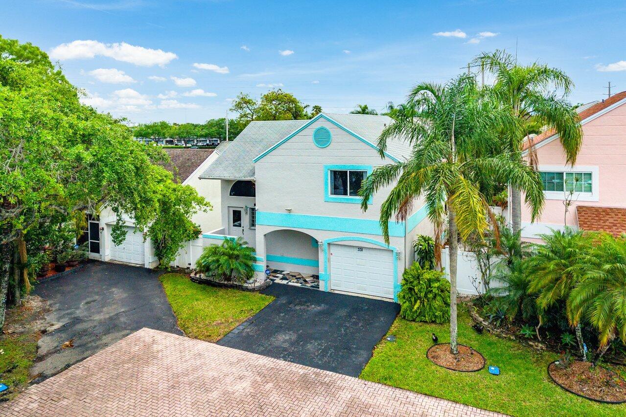 CORAL LAKES - Residential