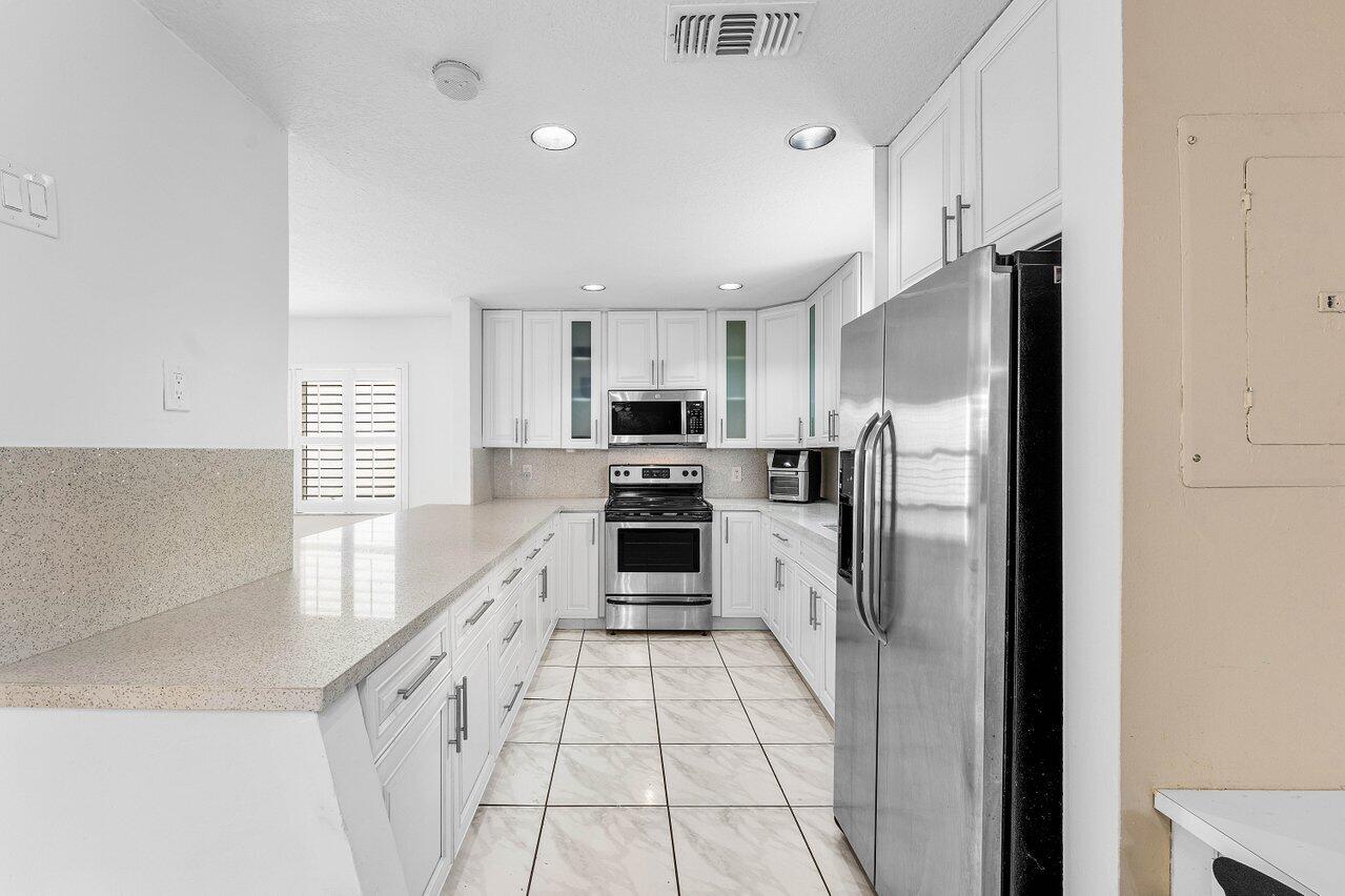 CORAL LAKES - Residential