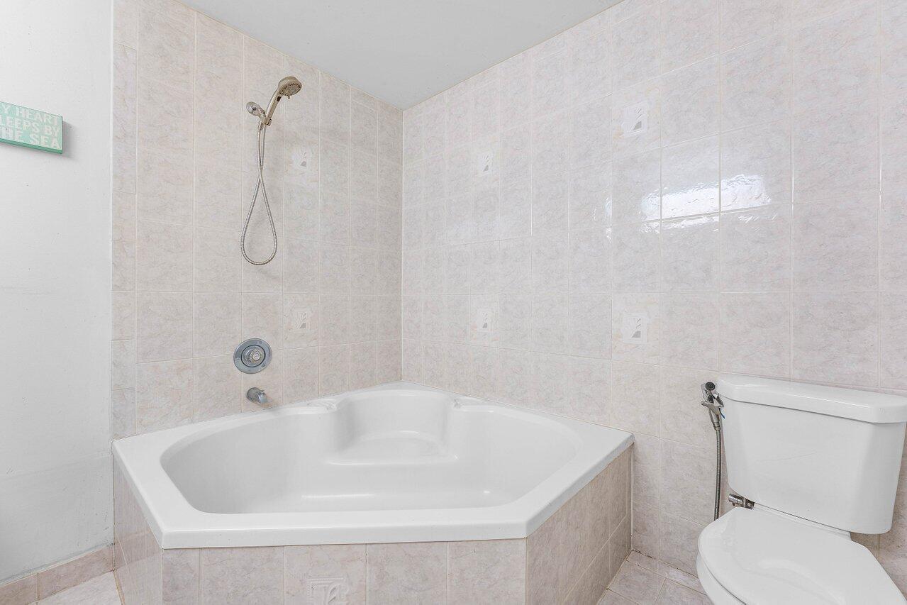 CORAL LAKES - Residential