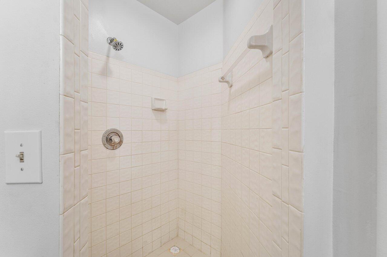 CORAL LAKES - Residential