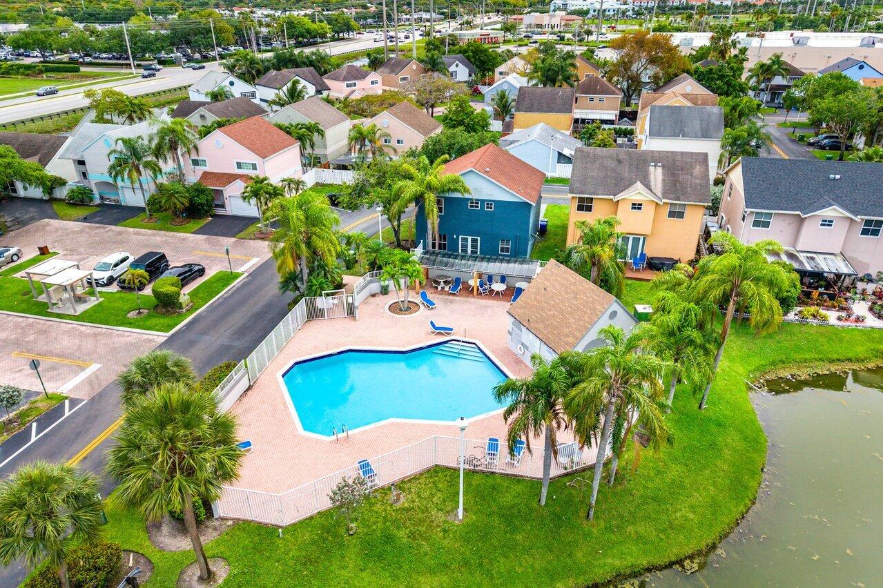 CORAL LAKES - Residential