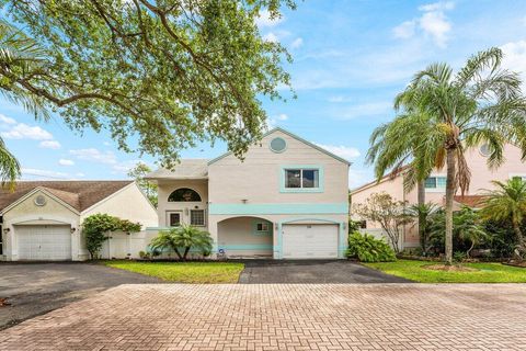 Photo of 331 NW 101st Terrace, Pembroke Pines, FL 33026 (MLS # B26017002)