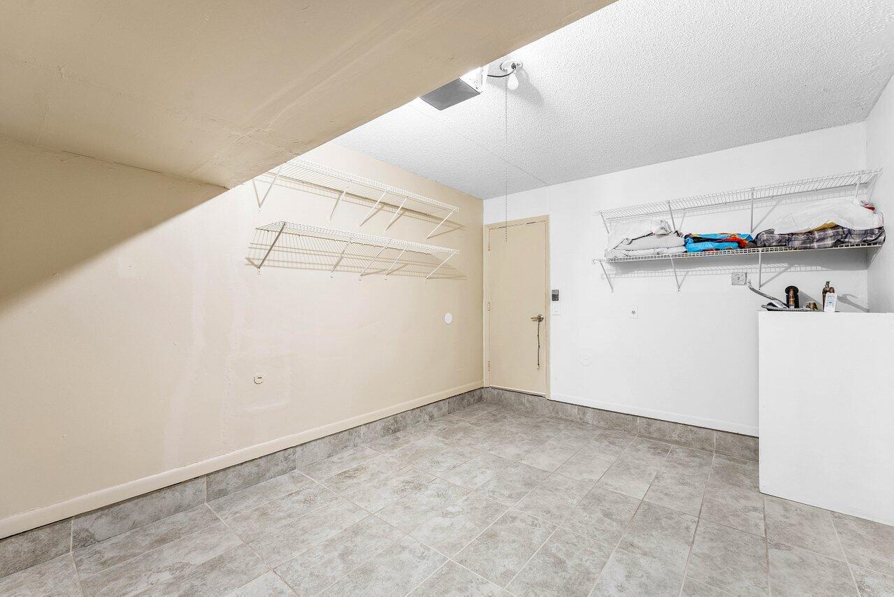 CORAL LAKES - Residential