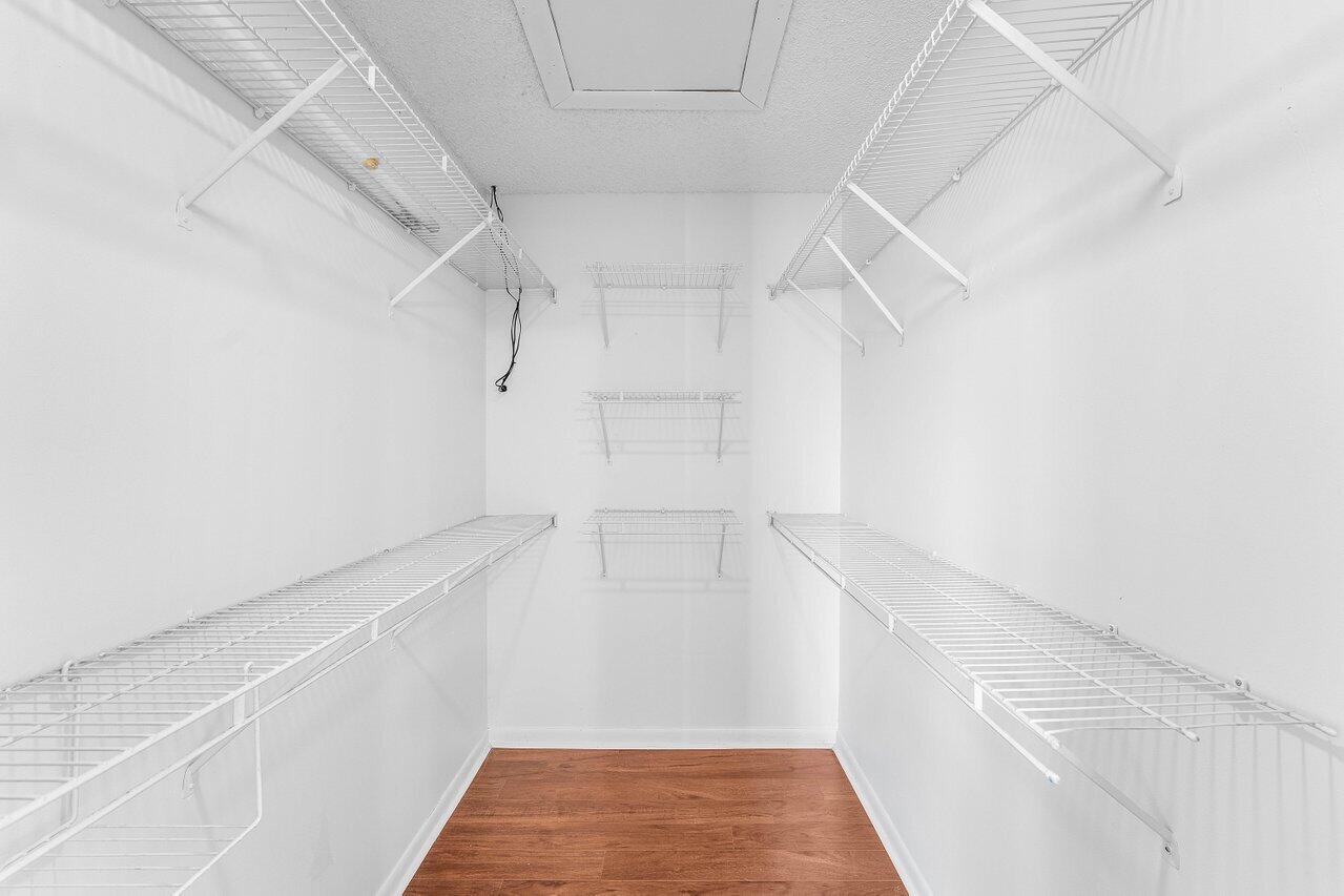 CORAL LAKES - Residential