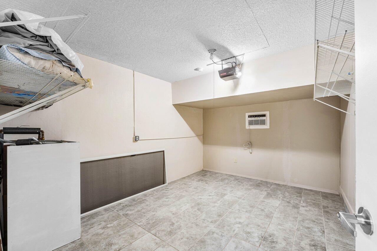 CORAL LAKES - Residential