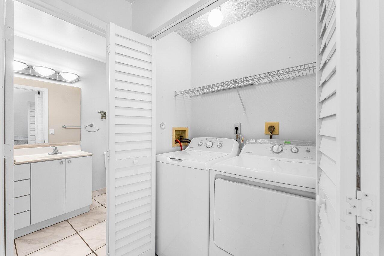 CORAL LAKES - Residential