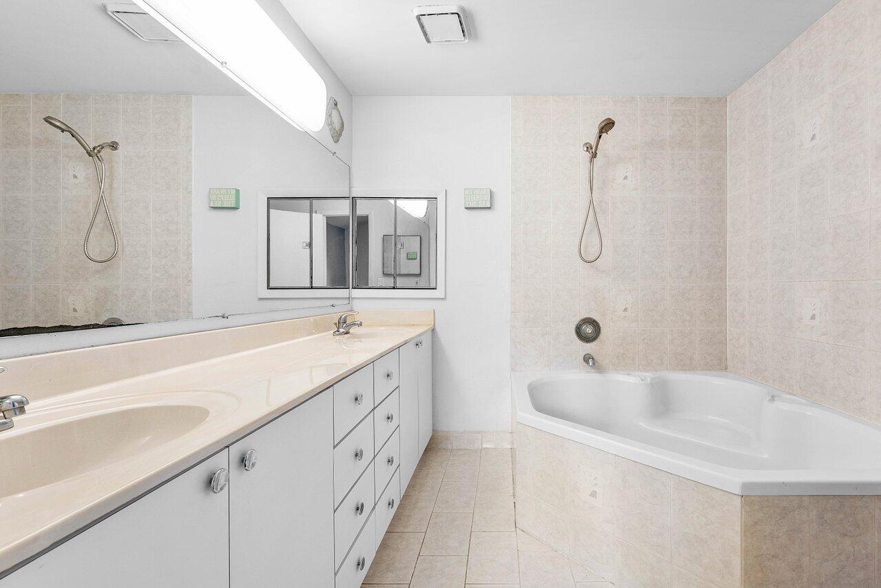 CORAL LAKES - Residential