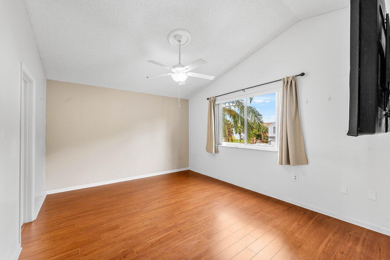 CORAL LAKES - Residential