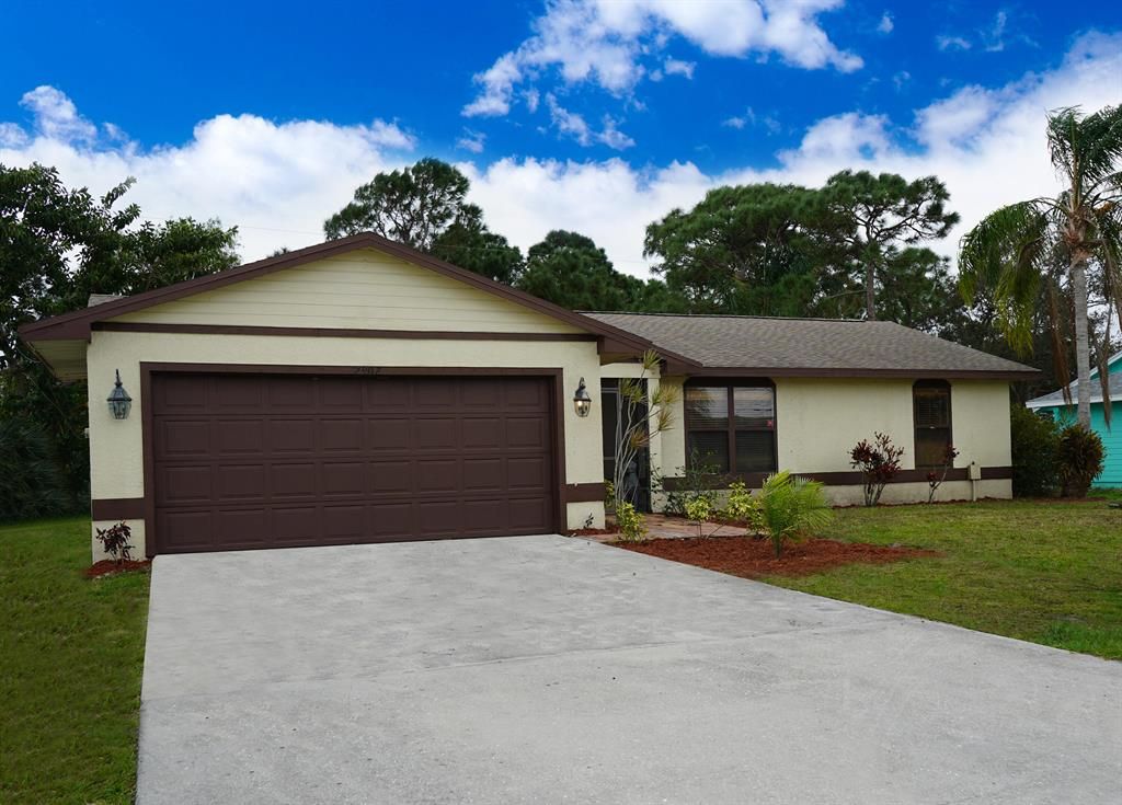 Photo of 2902 SE Melaleuca Boulevard, Port St Lucie, FL 34952 (MLS # R10831052)