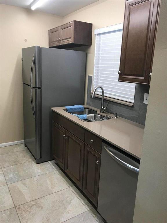 PRESIDENTIAL GOLFVIEW COND DECL FILED 5-16-81 - Residential