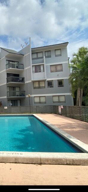 PRESIDENTIAL GOLFVIEW COND DECL FILED 5-16-81 - Residential