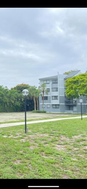 PRESIDENTIAL GOLFVIEW COND DECL FILED 5-16-81 - Residential