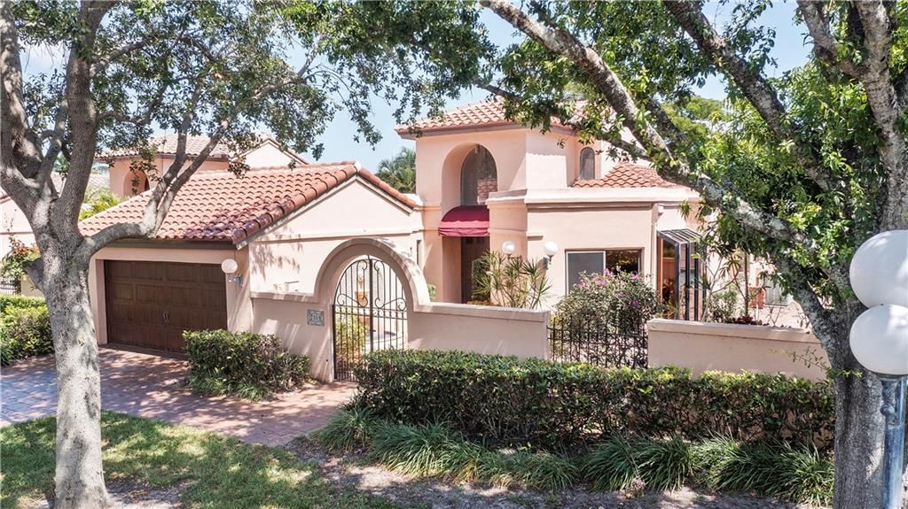 Photo of 3009 Via Napoli, Deerfield Beach, FL 33442 (MLS # F10328631)