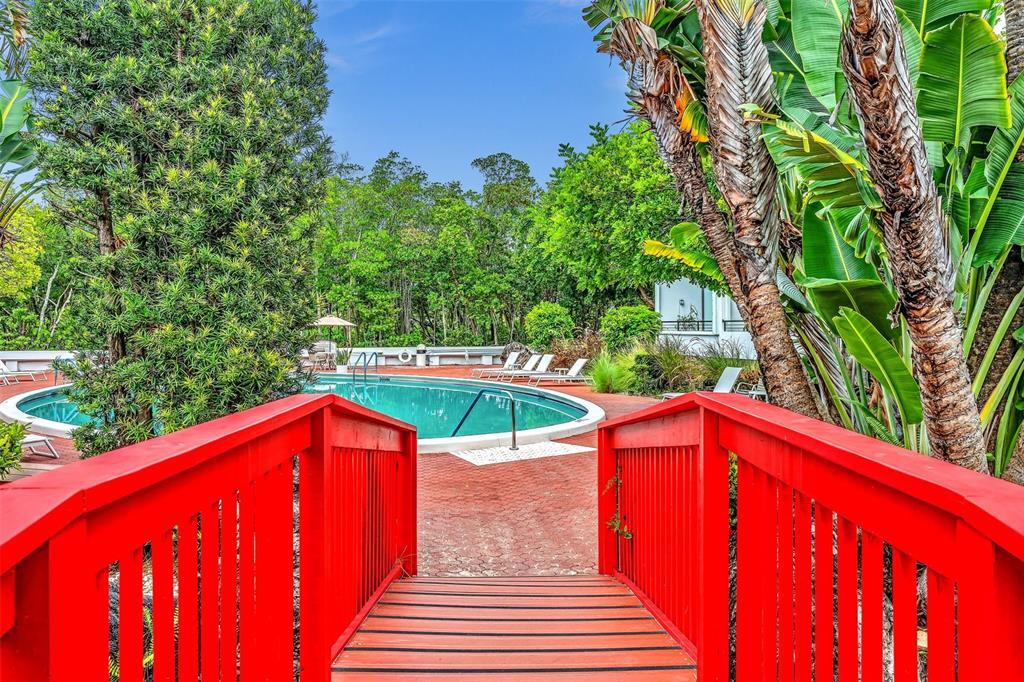 MAYFAIR HOUSE CONDO - Residential