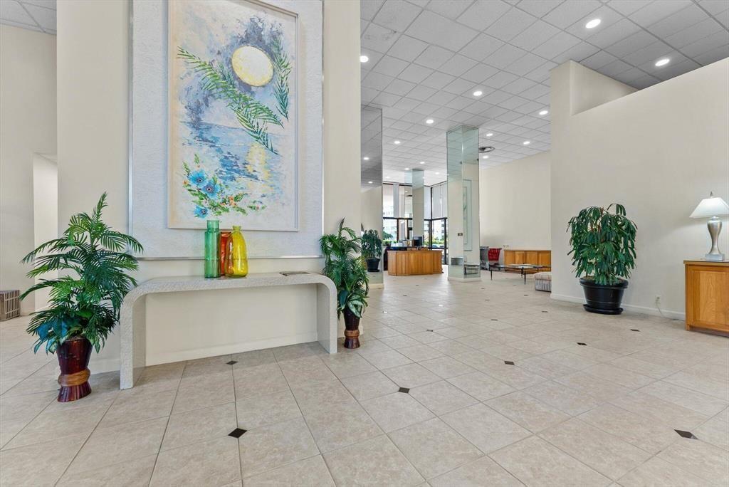 MAYFAIR HOUSE CONDO - Residential