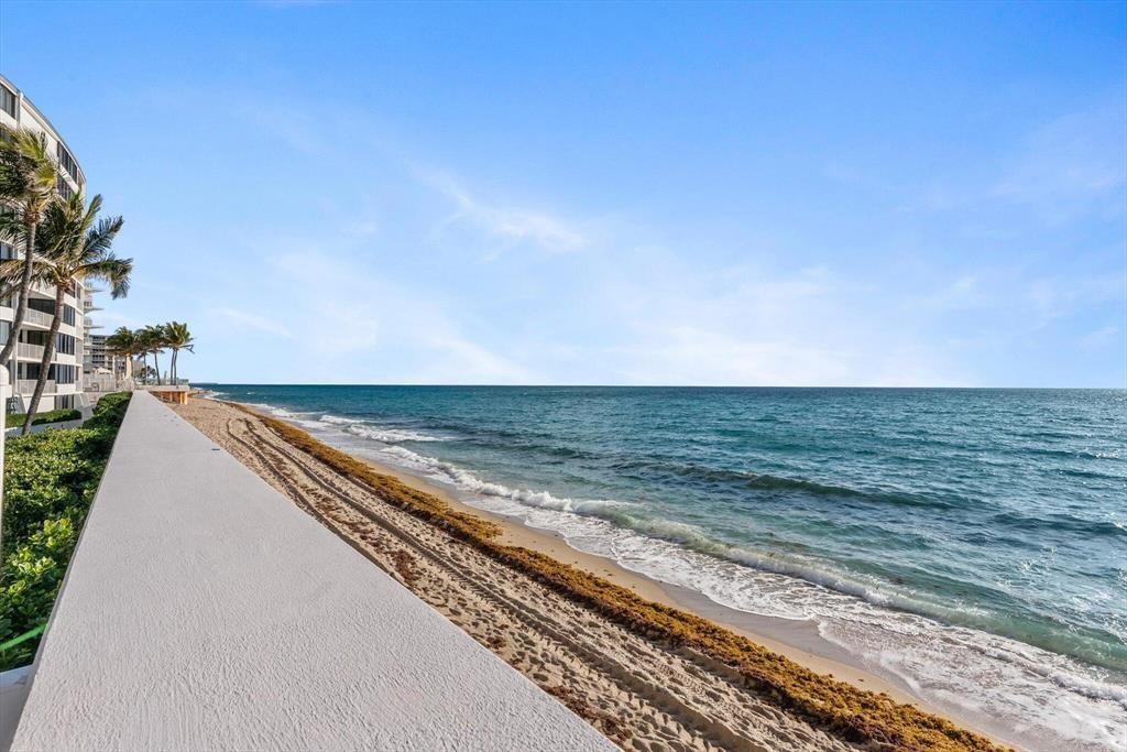 MAYFAIR HOUSE CONDO - Residential