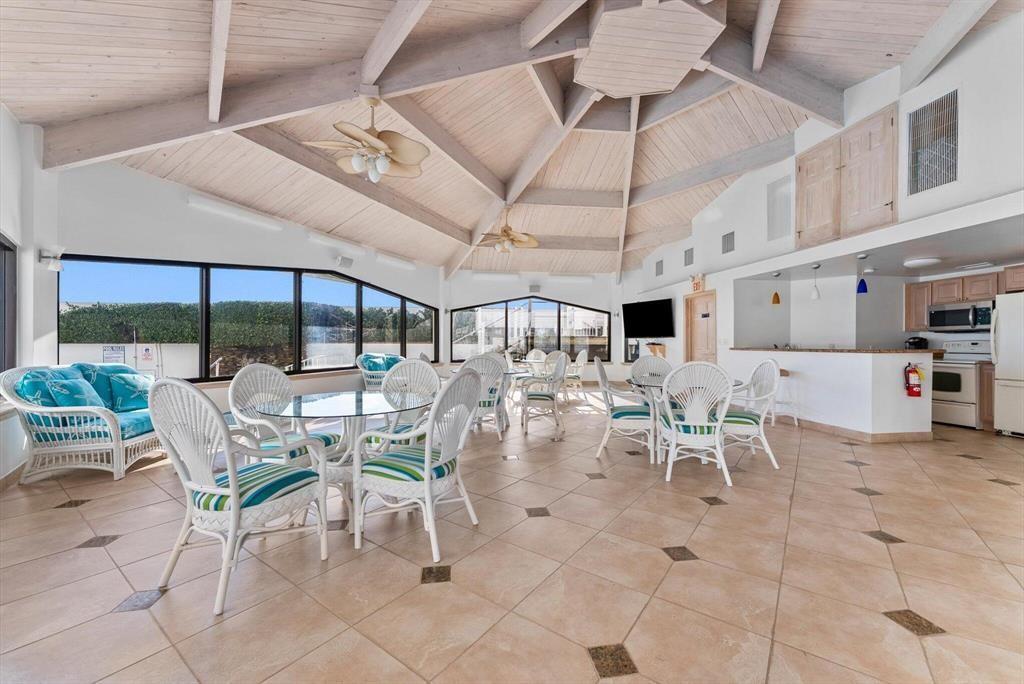 MAYFAIR HOUSE CONDO - Residential