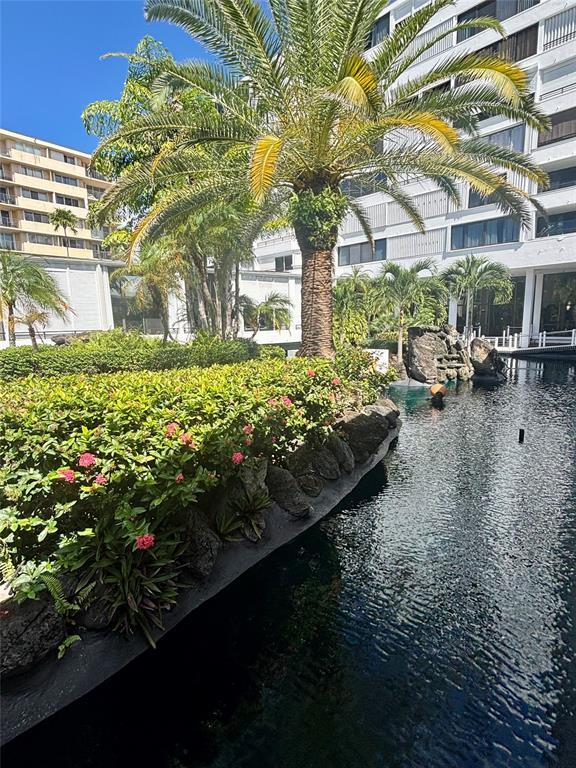 MAYFAIR HOUSE CONDO - Residential