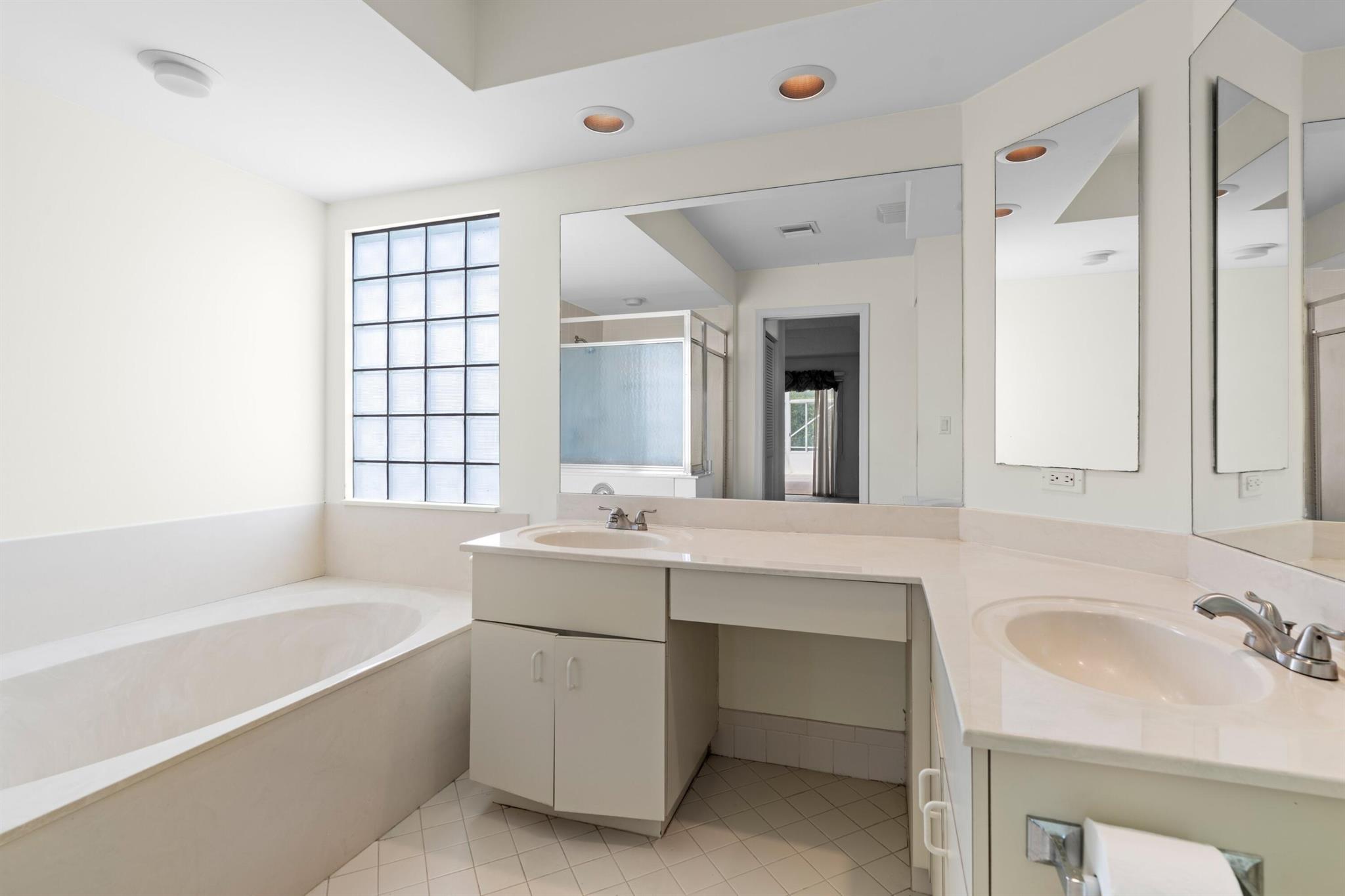 NORTH PASSAGE - Residential