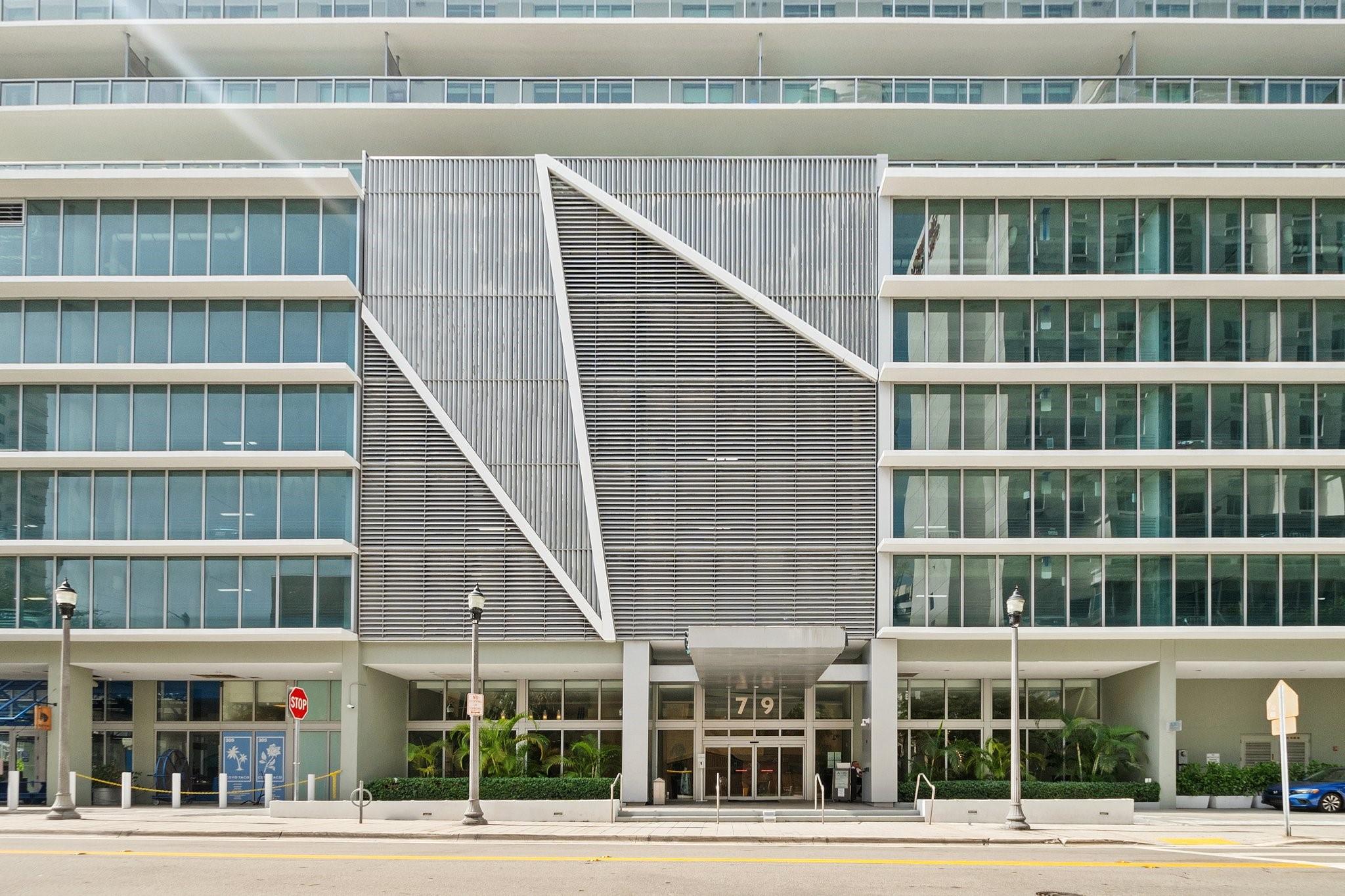 AXIS ON BRICKELL - Residential