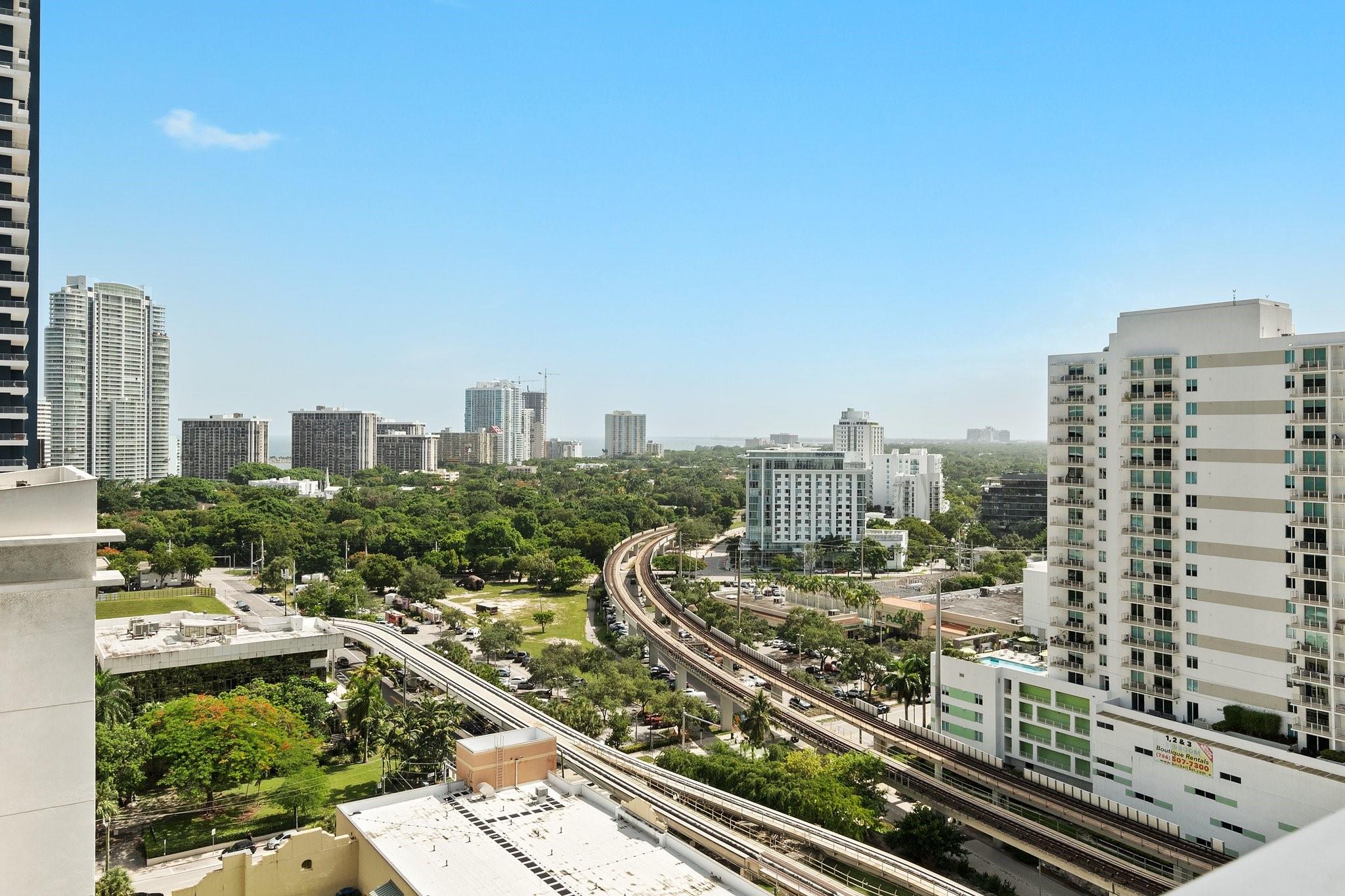 AXIS ON BRICKELL - Residential