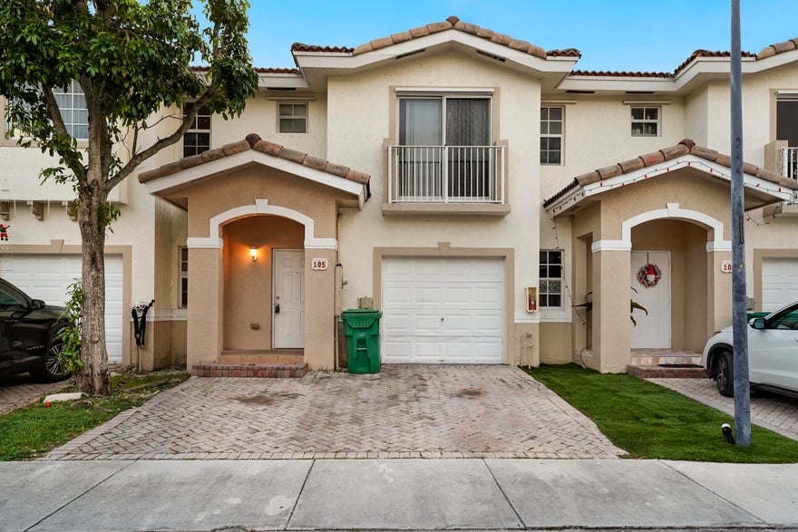Beautifully updated condo with open spaces and great lighting, ready for you to enjoy a comfortable life in Homestead