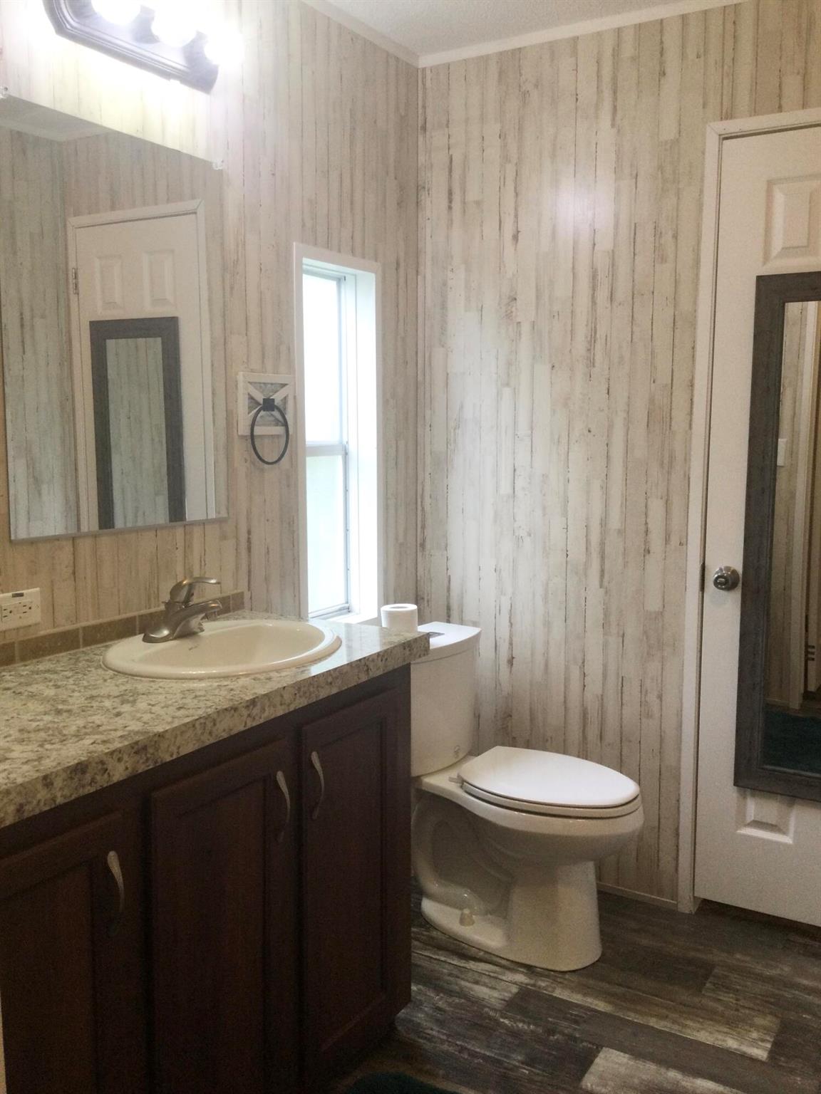 Sunshine Manor Mobile Hom - Residential