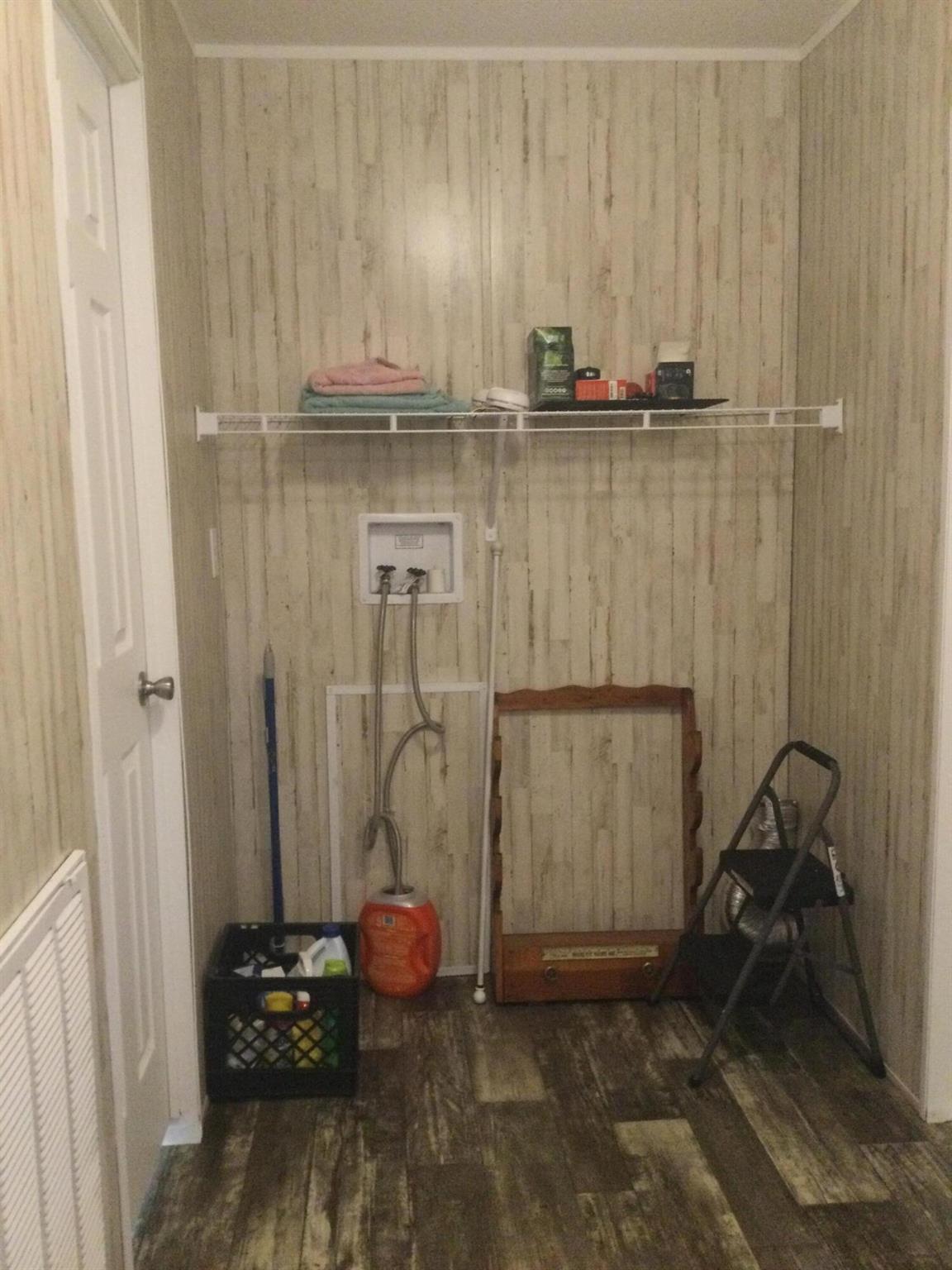 Sunshine Manor Mobile Hom - Residential