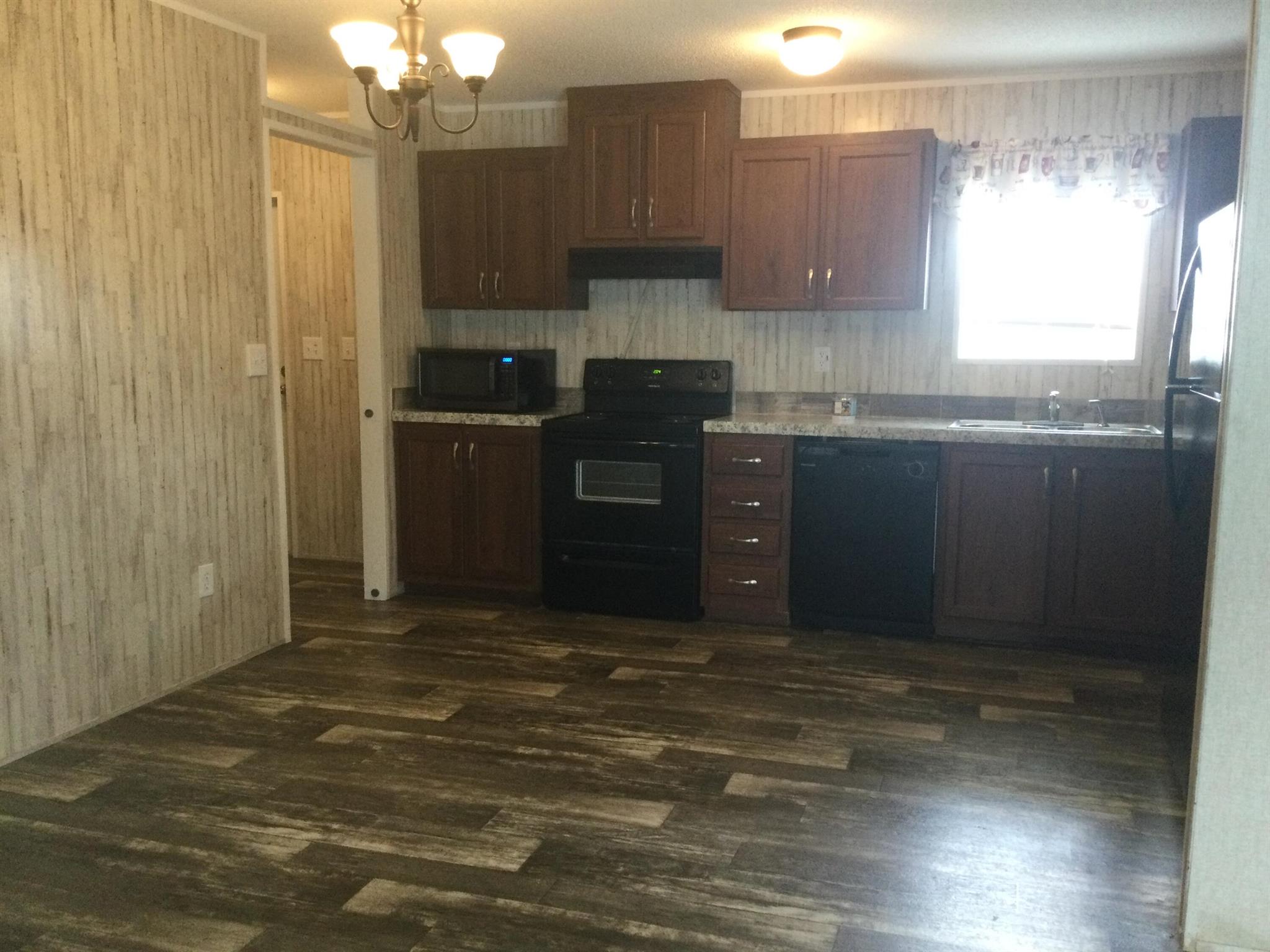 Sunshine Manor Mobile Hom - Residential