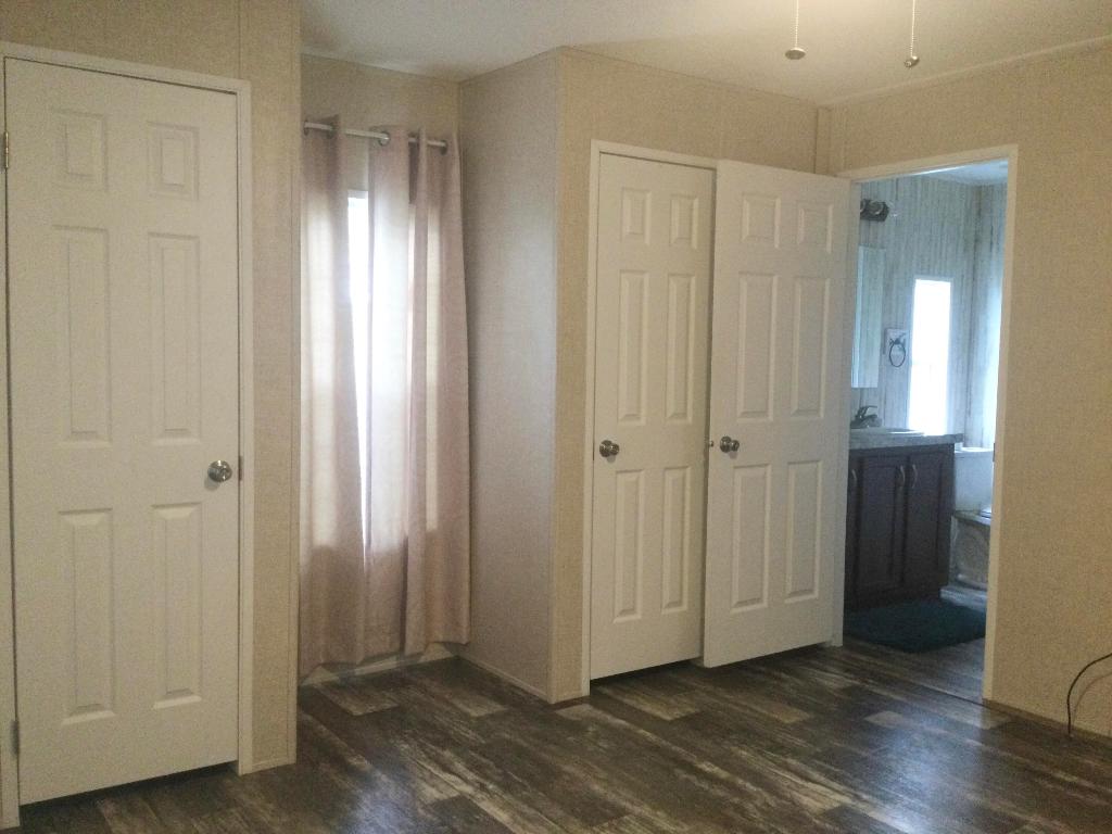 Sunshine Manor Mobile Home Park - Residential