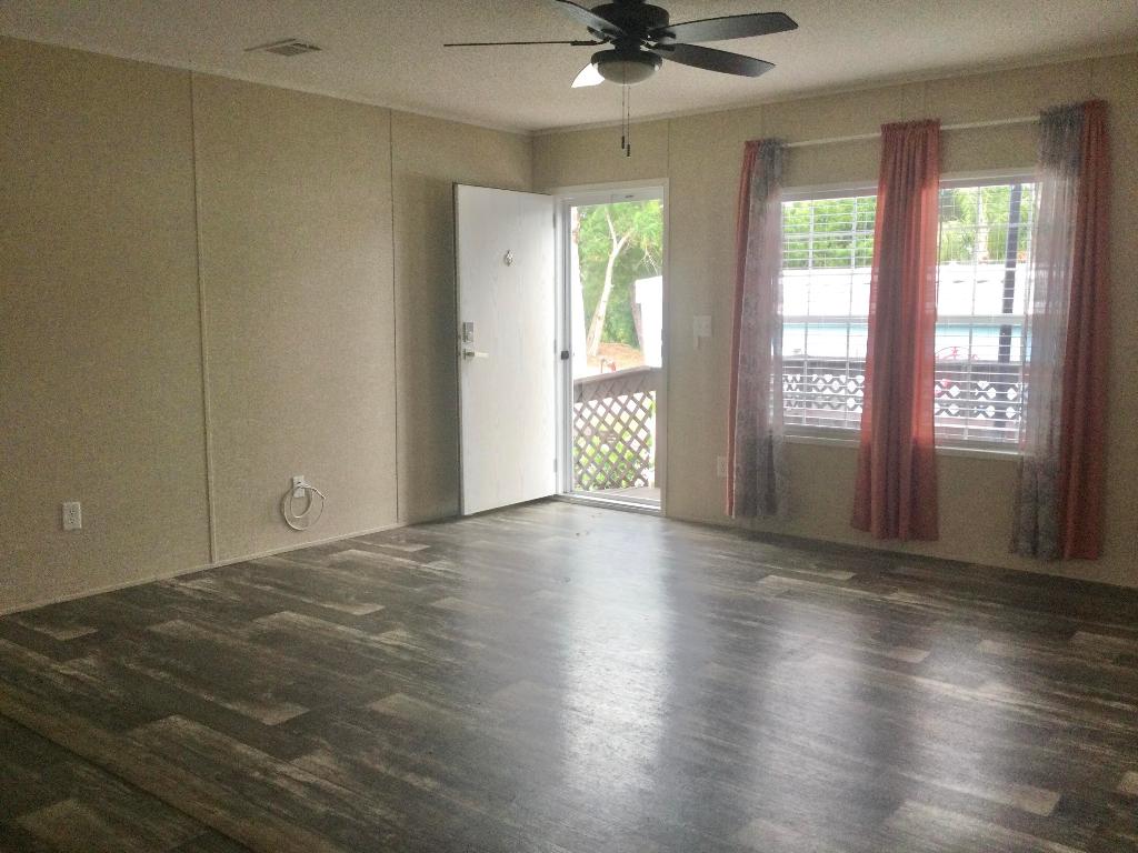 Sunshine Manor Mobile Home Park - Residential