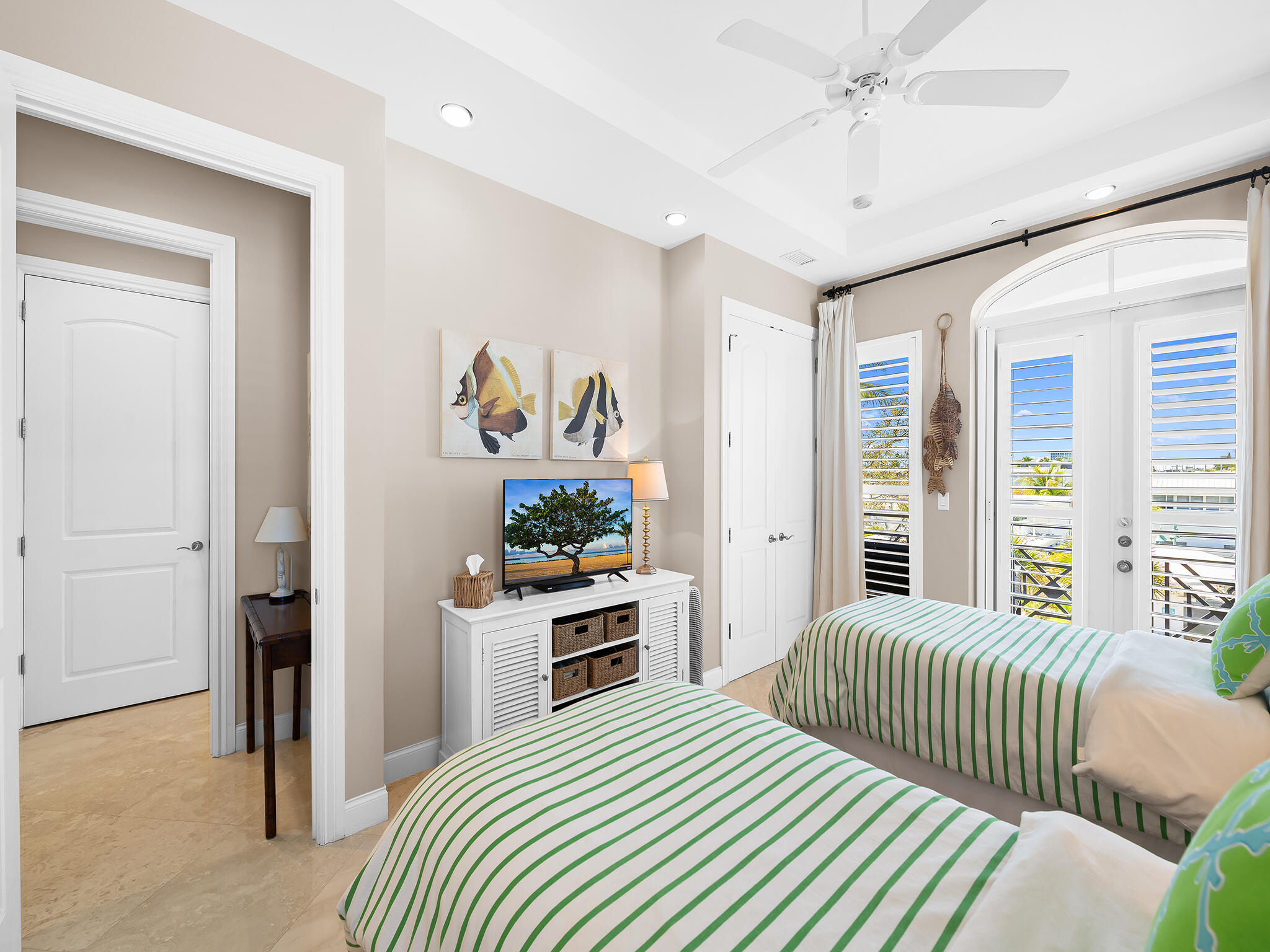 ORIANA AT LAUDERDALE BY THE SEA - Residential